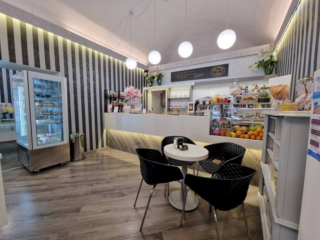 sala bancone - Cafeteria - Cold Bar via Vincenzo Virginio, Pinerolo - photo 3