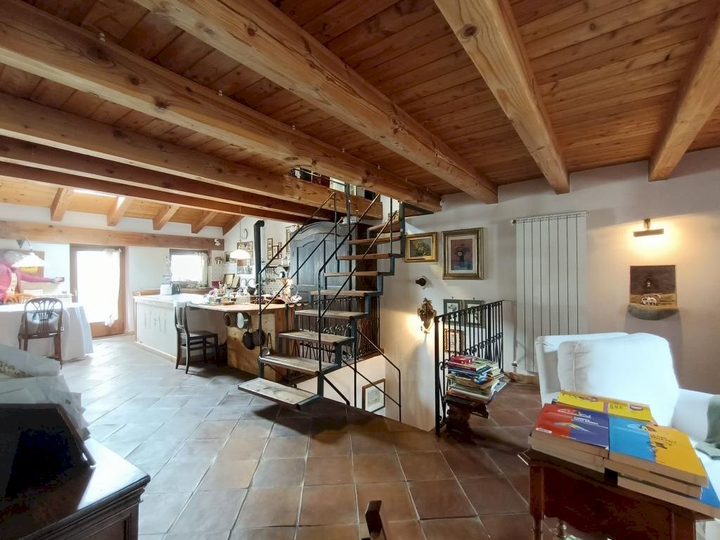 Casa indipendente Via E. Chanoux, 13, La Salle - foto 3