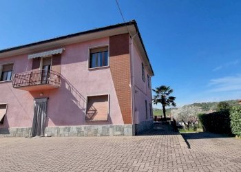 Facciata - Quadrilocale via Guglielmo Marconi, 11, Mombercelli - foto 1