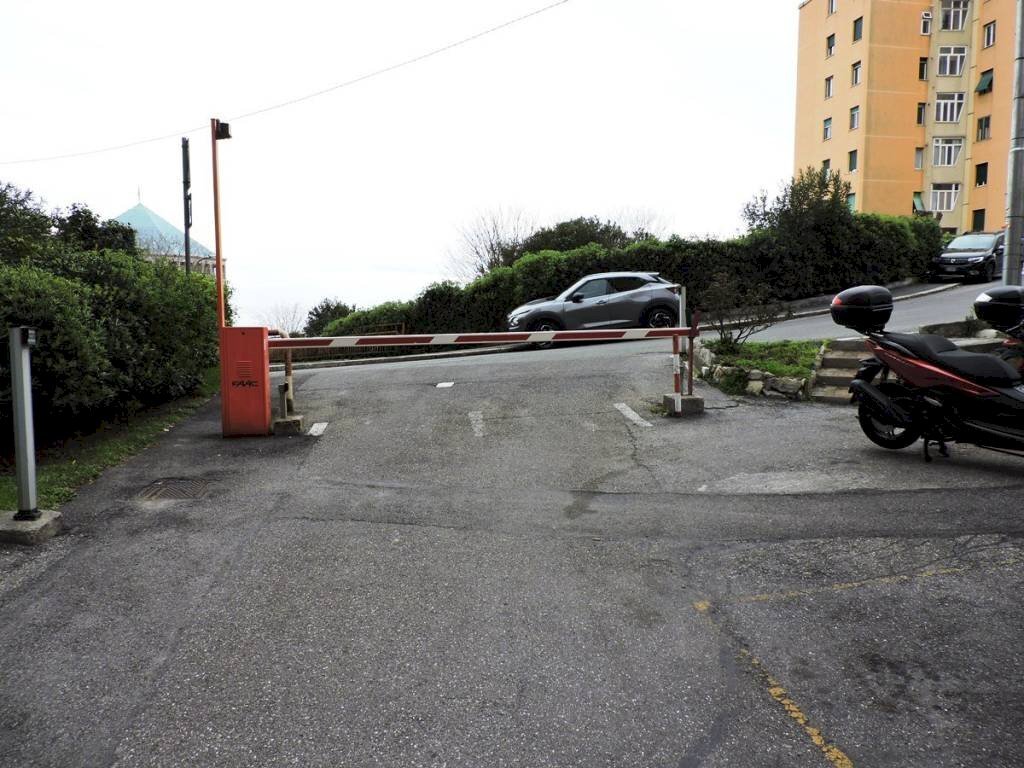 Esterno - Trilocale via Rinaldo Rigola, 51, Genova (zona Sampierdarena) - foto 3