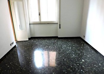 Camera 2 - Trilocale via Rinaldo Rigola, 51, Genova (zona Sampierdarena) - foto 5