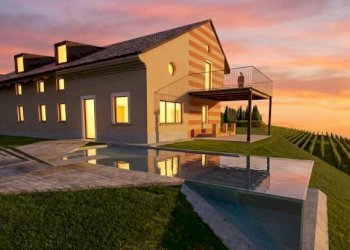 Facciata - Rustico strada Antiche Serre, Alba - foto 1