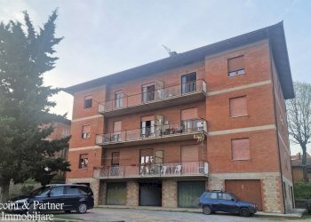 02.jpg - Appartamento Via Console Flaminio, Tuoro sul Trasimeno - foto 2