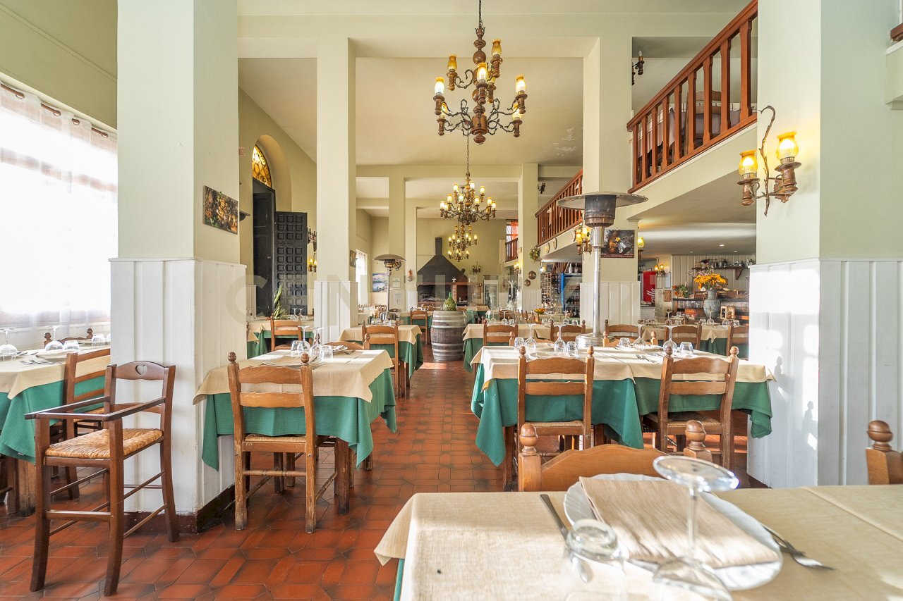 3.jpg - Commercial Premises Via Nemorense 17, Nemi - photo 3