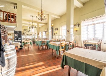 8.jpg - Locale Commerciale Via Nemorense 17, Nemi - foto 6