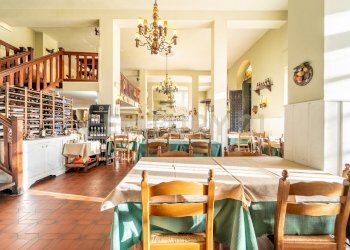 9.jpg - Locale Commerciale Via Nemorense 17, Nemi - foto 7