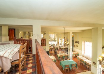 31.jpg - Locale Commerciale Via Nemorense 17, Nemi - foto 16