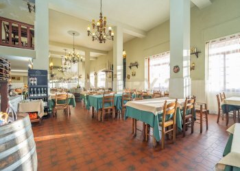 41.jpg - Locale Commerciale Via Nemorense 17, Nemi - foto 25