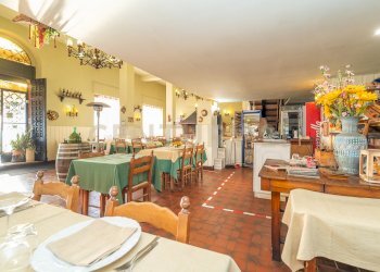 49.jpg - Locale Commerciale Via Nemorense 17, Nemi - foto 26