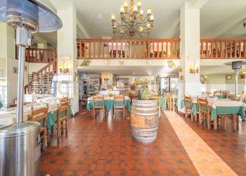 54.jpg - Locale Commerciale Via Nemorense 17, Nemi - foto 30