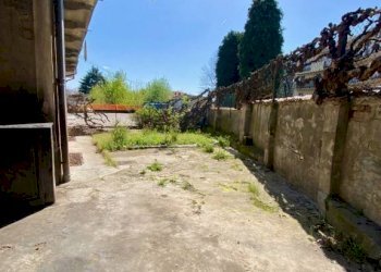 CORTILE INTERNO - Shop via Milano, 36, Biella - photo 11