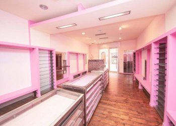 Interno non residenziale - Negozio via delle Moline, Bologna (zona Centro Storico) - foto 5