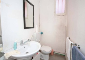 Bagno - Negozio via delle Moline, Bologna (zona Centro Storico) - foto 14