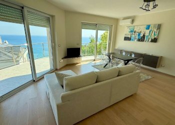 whatsapp image 2026-04-16 at 14.36.41 (1) - Villa via Luigi Borri, 116/A, Alassio - foto 1