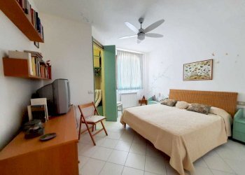 seconda camera3.jpg - Casa semi indipendente Ameglia - foto 13