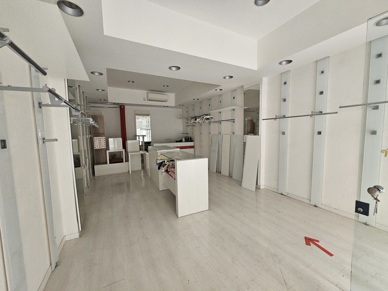 01.jpg - Locale Commerciale Via Pietro Gori 32, Sarzana - foto 1