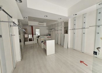 01.jpg - Locale Commerciale Via Pietro Gori 32, Sarzana - foto 1