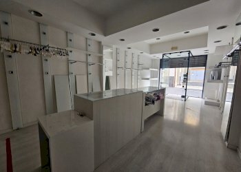 04.jpg - Locale Commerciale Via Pietro Gori 32, Sarzana - foto 4