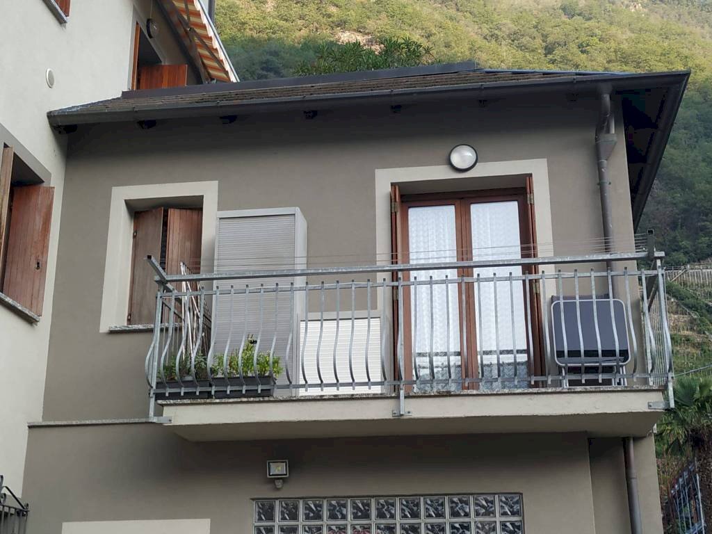 Facciata - Quadrilocale via Campagna, Villa di Tirano - foto 1