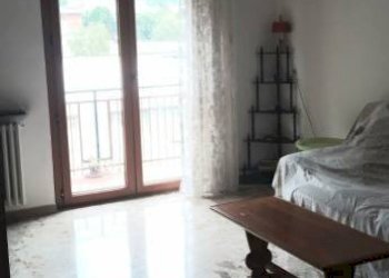 Camera da letto - Quadrilocale viale Italia, 66, Tirano - foto 1