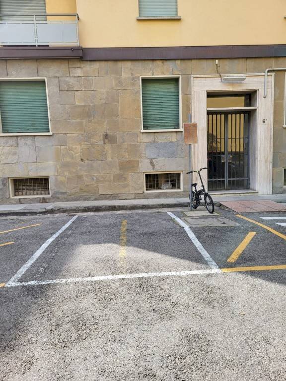 Facciata - Box via Sant'Isaia, 6, Bologna (zona Centro Storico) - foto 1
