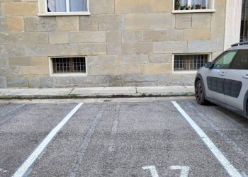 Facciata - Box via Sant'Isaia, 6, Bologna (zona Centro Storico) - foto 3