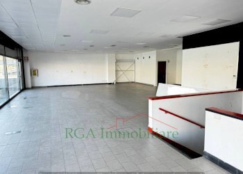 negozio - Negozio via Vittore Ghislandi, Bergamo - foto 2