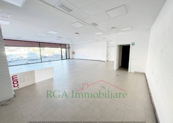 negozio - Negozio via Vittore Ghislandi, Bergamo - foto 4