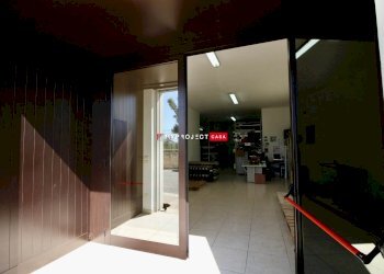 Negozio Via Giuseppe Chiarelli, Martina Franca - foto 2