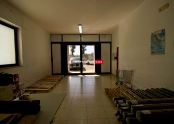 Negozio Via Giuseppe Chiarelli, Martina Franca - foto 6