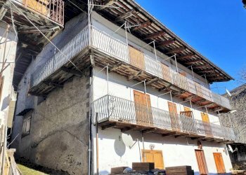Three-room apartment Frazione Castello, 1, Pontechianale - photo 2