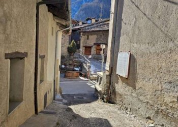 Three-room apartment Frazione Castello, 1, Pontechianale - photo 12