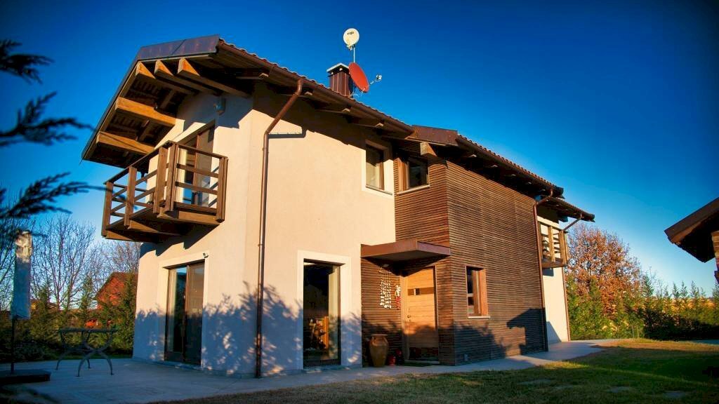 Villa via Ronchi, 4, Revello - photo 1