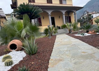 1c7b6b56-e703-4e14-ad9b-555f7e6dbd86.jpg - Casa indipendente Massa - foto 2