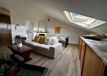 1b2367f7-88d5-4fd4-841c-989e50e0dc02.jpg - Mansarda Montignoso - foto 2