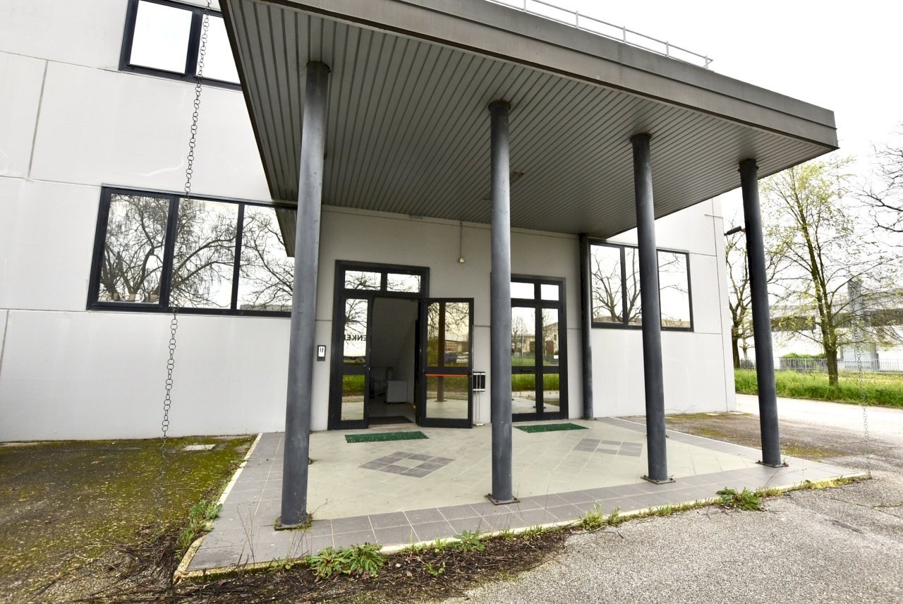 facciata - Capannone Via Caduti di Cefalonia  10, Minerbio - foto 2