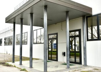 entrata - Capannone Via Caduti di Cefalonia 10, Minerbio - foto 1