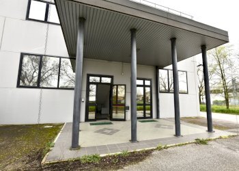 facciata - Capannone Via Caduti di Cefalonia 10, Minerbio - foto 2