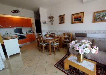 soggiorno con angolo cottura - Trilocale Andora - foto 3