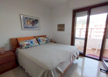 camera da letto - Trilocale Andora - foto 6