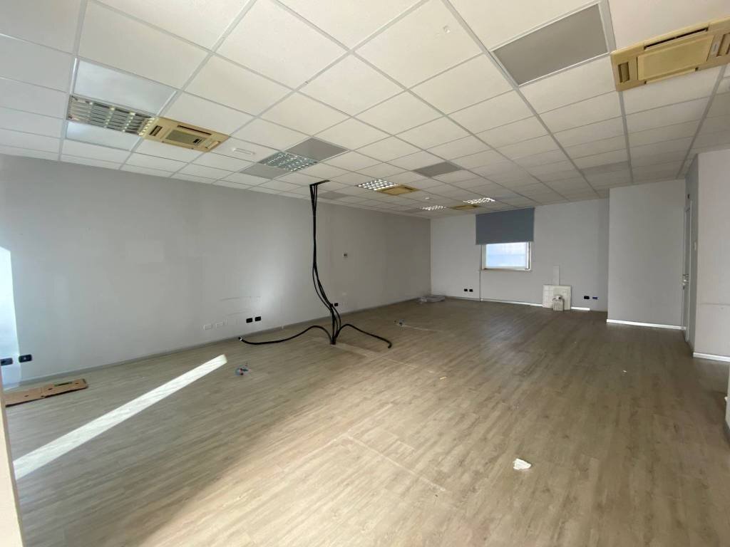 Locale - Shop piazza Quattro Martiri, 43, Carmagnola - photo 3