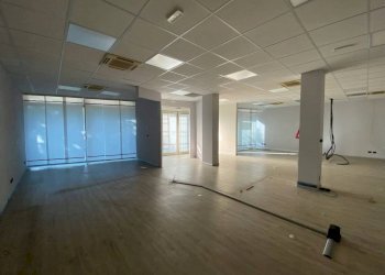 locale - Shop piazza Quattro Martiri, 43, Carmagnola - photo 9