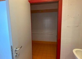 bagno - Shop piazza Quattro Martiri, 43, Carmagnola - photo 12