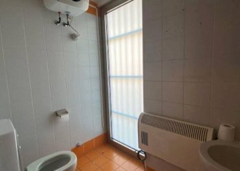 bagno - Shop piazza Quattro Martiri, 43, Carmagnola - photo 14