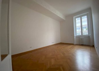 Camera da letto - Appartamento piazza Santa Maria Beltrade, 2, Milano - foto 34