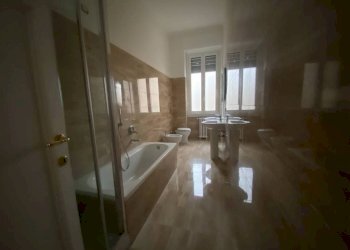 Bagno - Appartamento piazza Santa Maria Beltrade, 2, Milano - foto 39