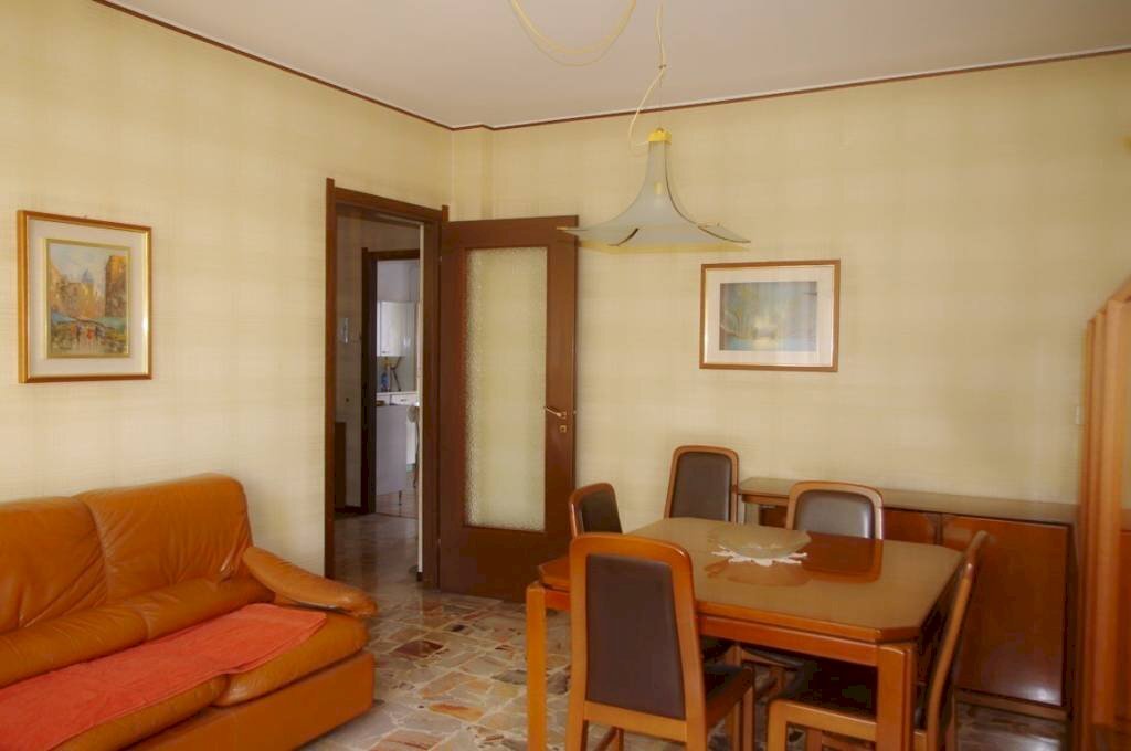 Salone - Four-room apartment via dei Salici, 23, Gallarate - photo 3