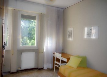 Camera da letto - Quadrilocale via dei Salici, 23, Gallarate - foto 4