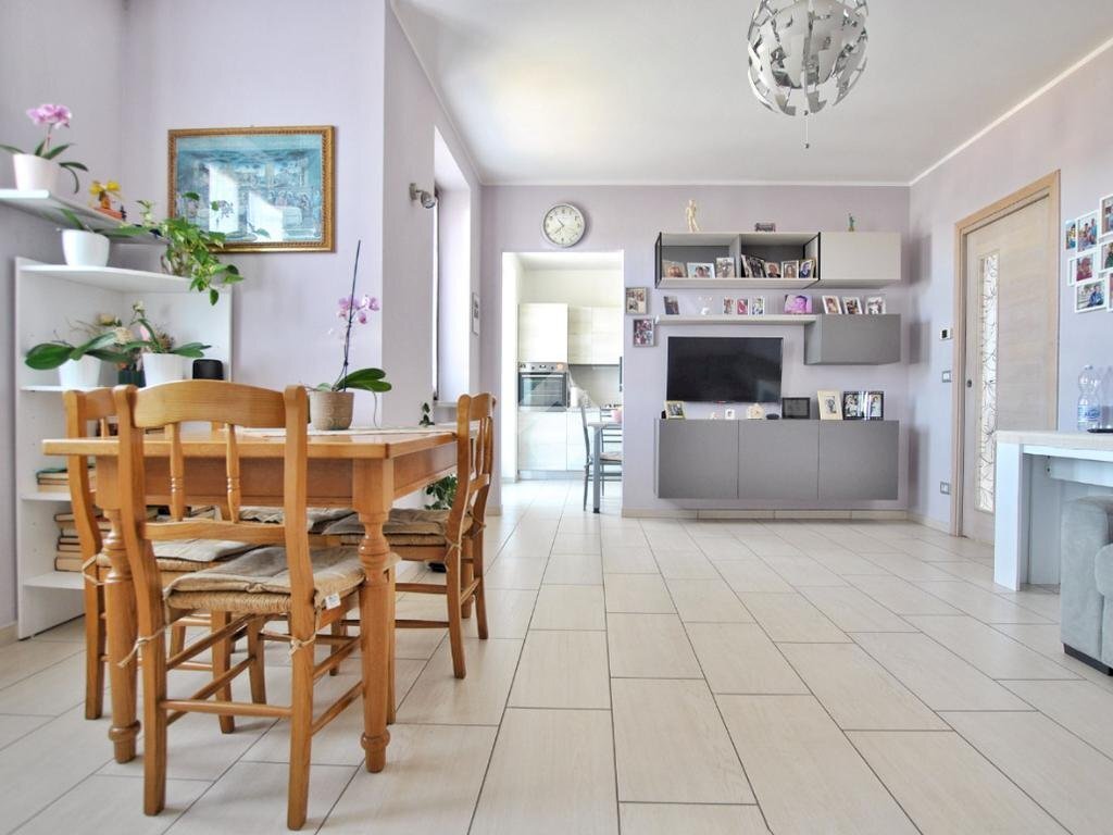 Four-room apartment Via Roma, Livorno Ferraris - photo 1