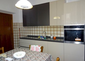 Cucina nuova piano terra - Villa a Schiera Serra de' Conti - foto 21